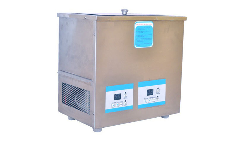 Ultrasonic-cleaners with chiller